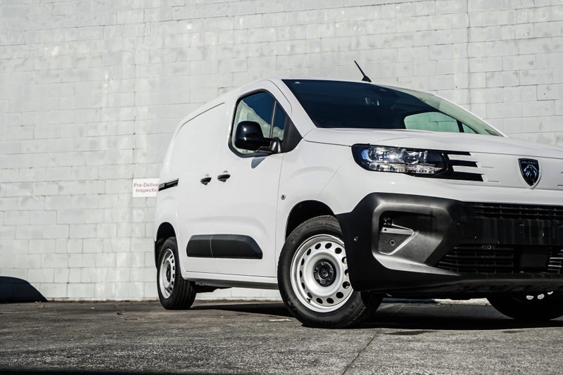 2026 Peugeot Partner Scoop Purchase! $15,000 Sa... image 4