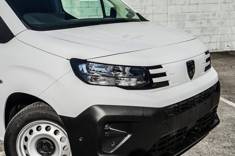 2026 Peugeot Partner Scoop Purchase! $15,000 Sa... image 5