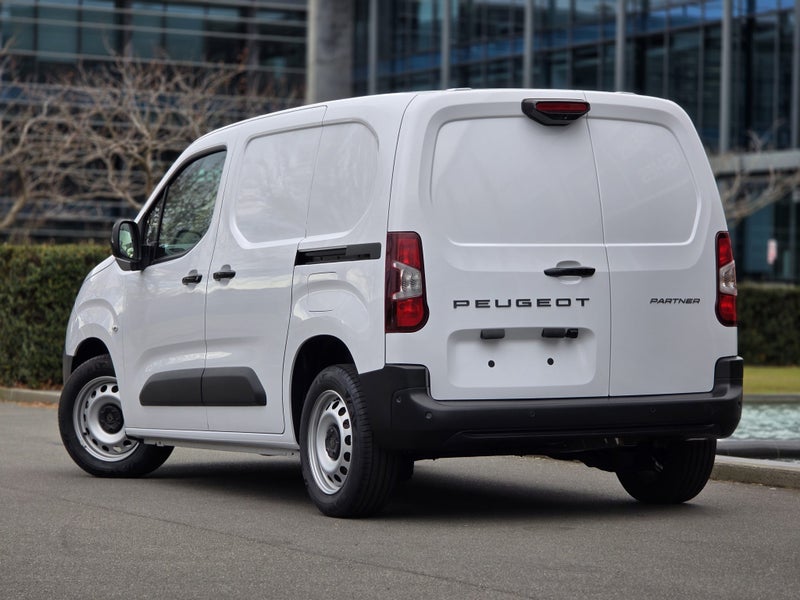 2026 Peugeot Partner SHORT WHEEL BASE 1.2L TURB... image 2