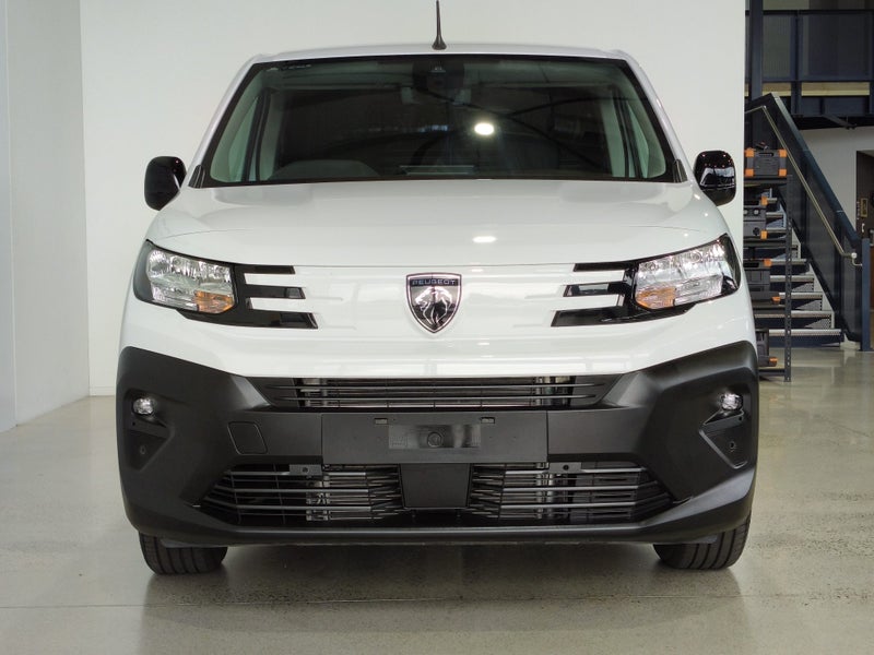 2026 Peugeot Partner SWB Petrol FI 1.2PT image 3