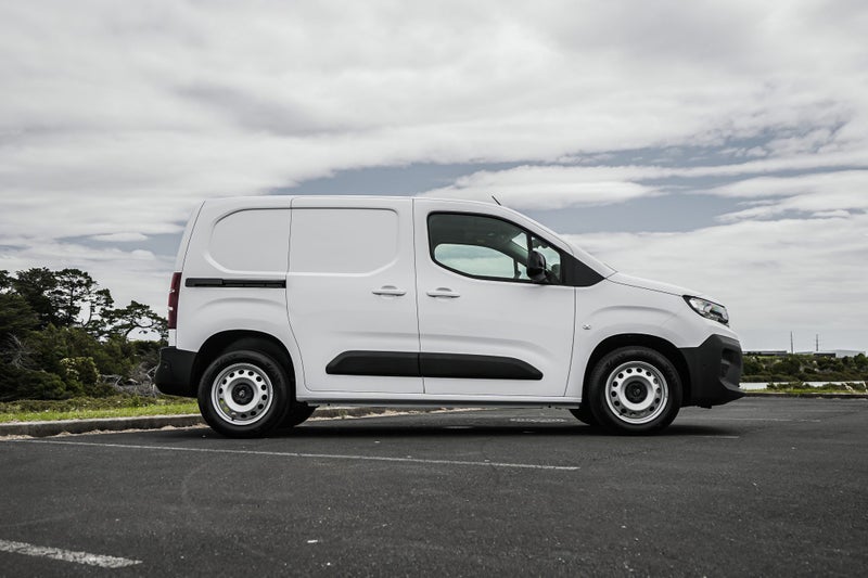 2026 Peugeot Partner SWB Petrol Fl 1.2Pt image 3