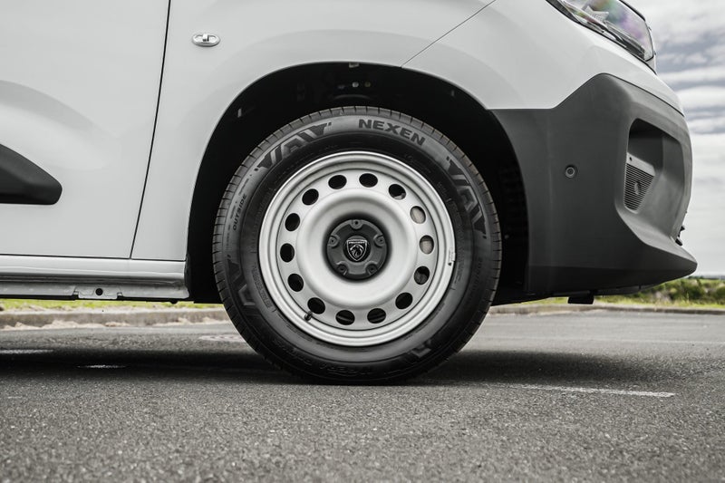 2026 Peugeot Partner SWB Petrol Fl 1.2Pt image 4