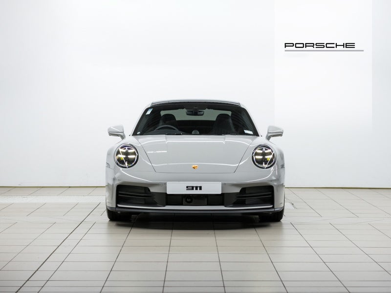2026 Porsche 911 Carrera 4S image 2