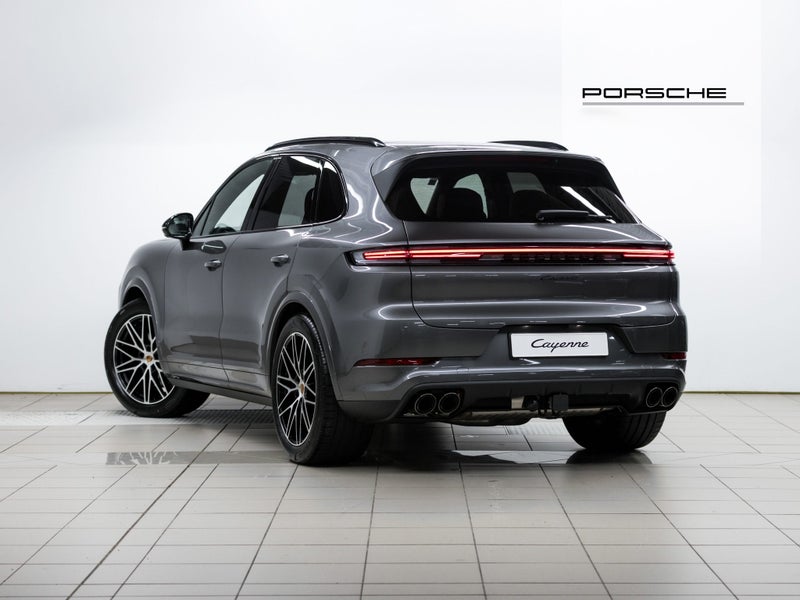 2026 Porsche Cayenne Black Edition image 4