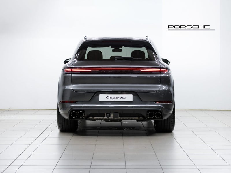 2026 Porsche Cayenne Black Edition image 5