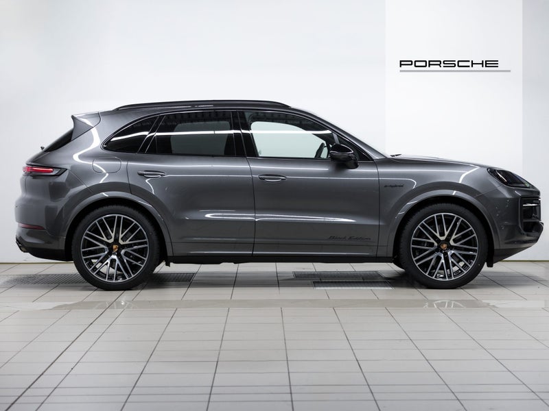 2026 Porsche Cayenne E-Hybrid Black Edition (E3... image 2