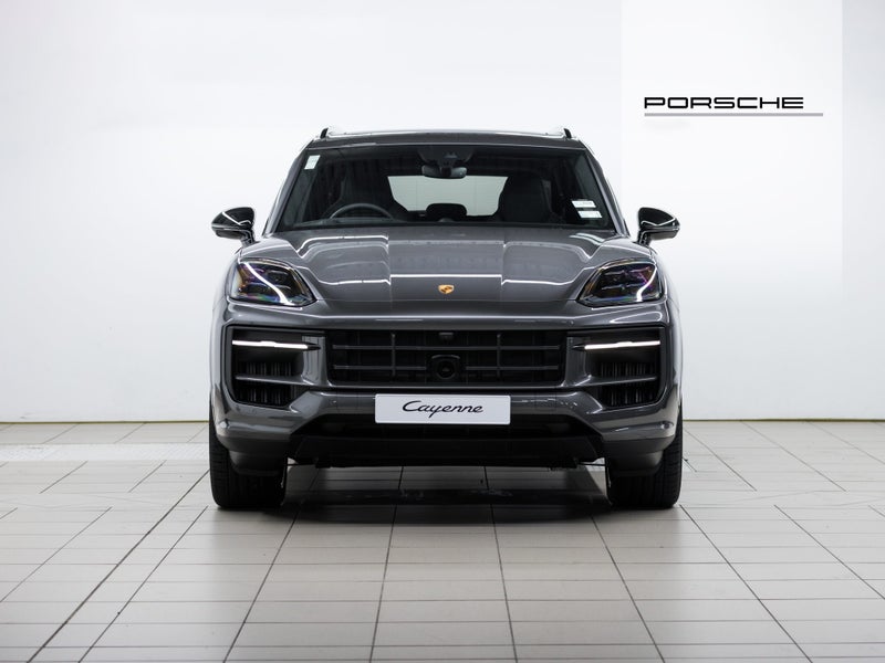 2026 Porsche Cayenne E-Hybrid Black Edition (E3... image 4
