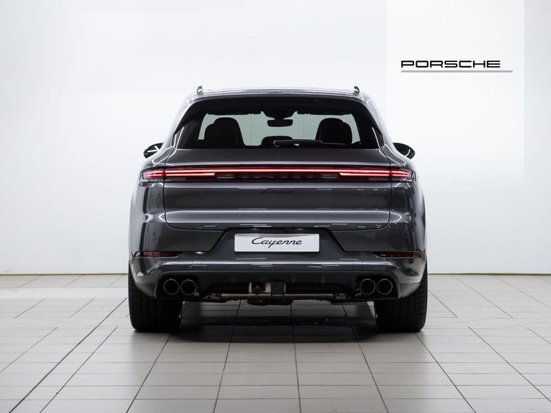 2026 Porsche Cayenne E-Hybrid Black Edition (E3... image 5