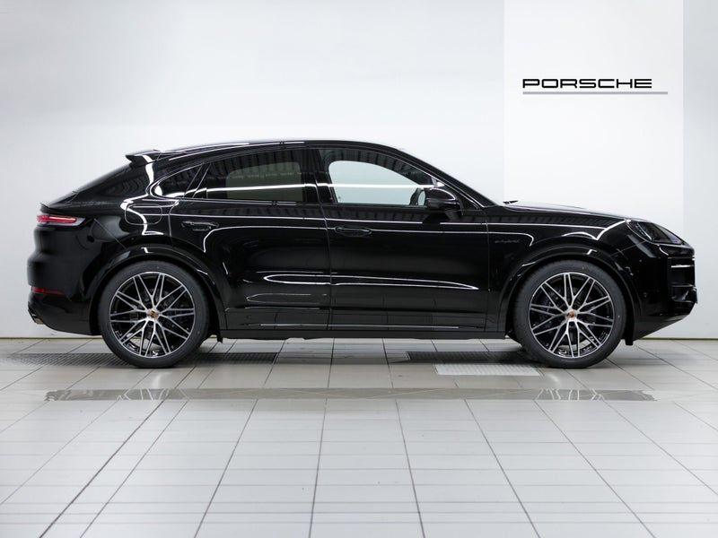 2026 Porsche Cayenne E-Hybrid Coupe Black Editi... image 2