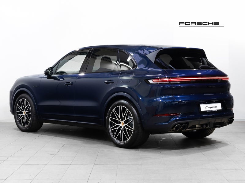 2026 Porsche Cayenne E-Hybrid V6 AWD image 2