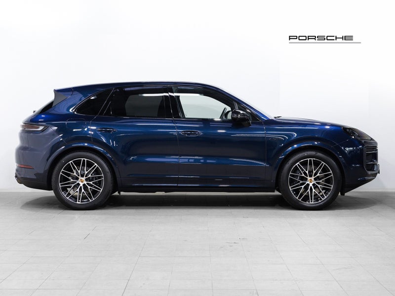 2026 Porsche Cayenne E-Hybrid V6 AWD image 3