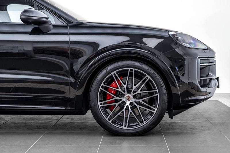 2026 Porsche Cayenne S COUPE image 3