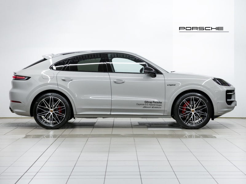 2026 Porsche Cayenne S E-Hybrid Coupe Black Edi... image 3
