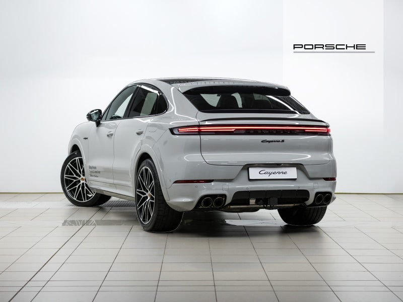 2026 Porsche Cayenne S E-Hybrid Coupe Black Edi... image 4