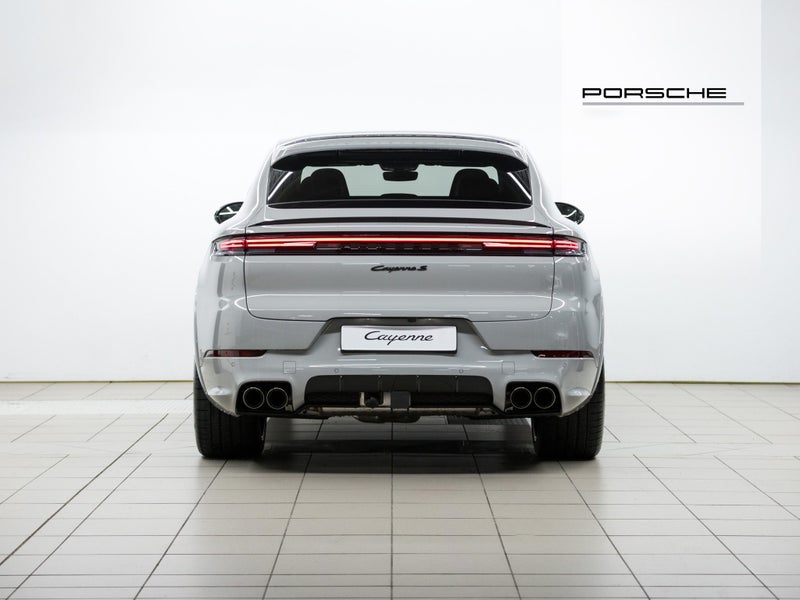 2026 Porsche Cayenne S E-Hybrid Coupe Black Edi... image 5