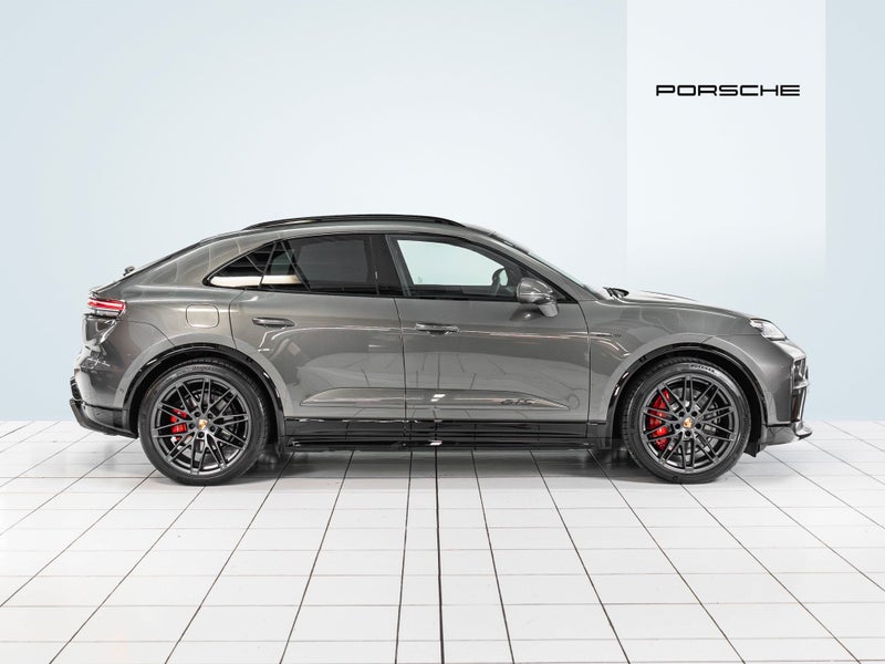 2026 Porsche Macan GTS (H2) image 2