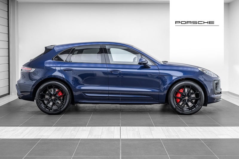 2026 Porsche Macan GTS (Macan III) image 2