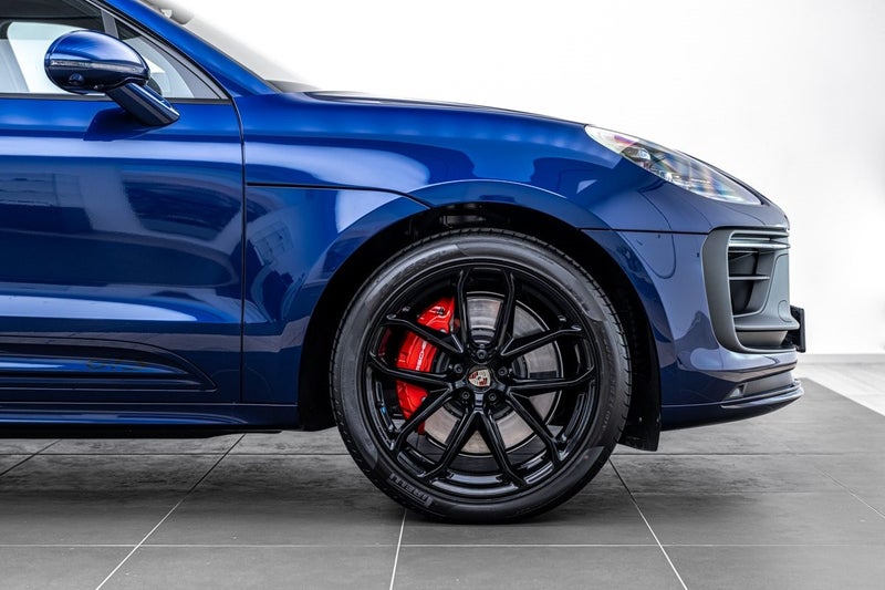 2026 Porsche Macan GTS (Macan III) image 3