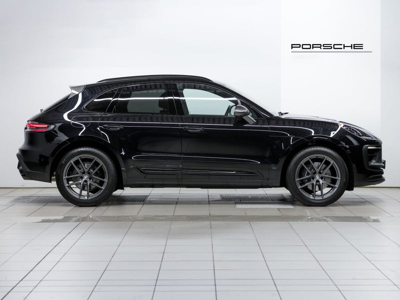 2026 Porsche Macan T (H1 III) image 2