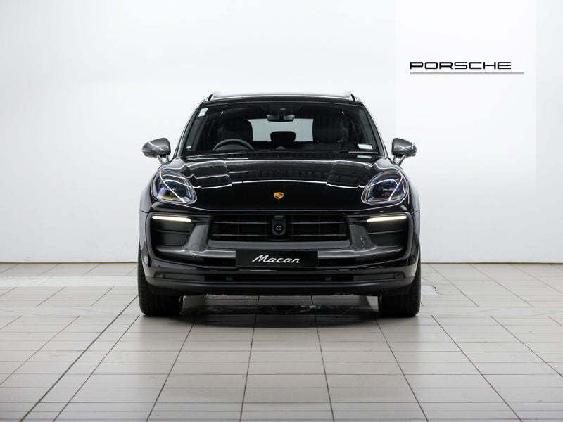 2026 Porsche Macan T (H1 III) image 4