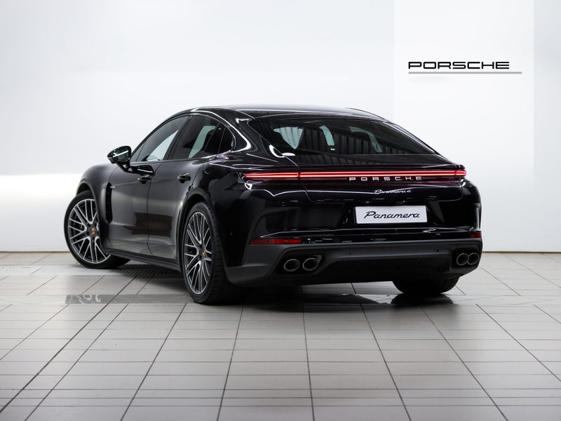 2026 Porsche Panamera 4 E-Hybrid image 4