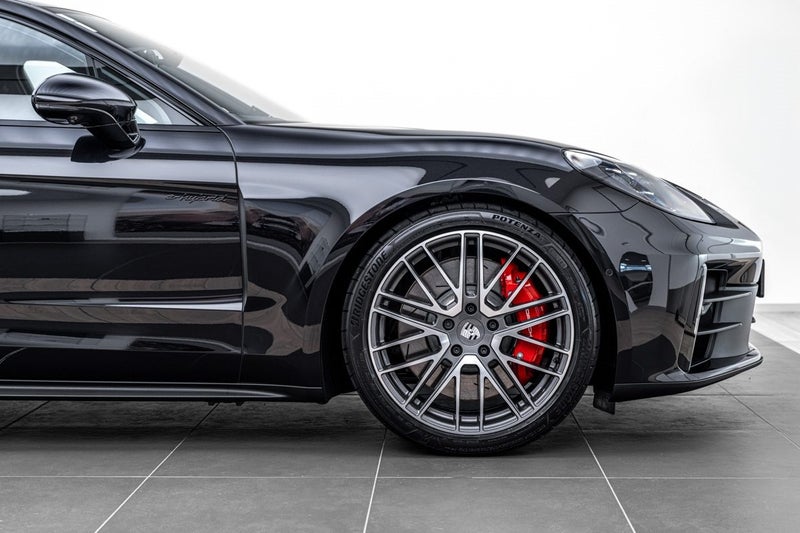 2026 Porsche Panamera 4S E-HYBRID image 3