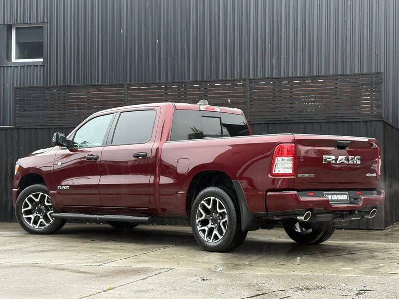 2026 Ram 1500 Bighorn Crew Hemi V8 image 4