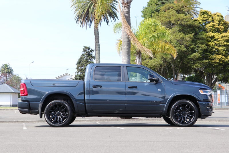 2026 Ram 1500 DT LIMITED I6 RB NIGHT EDITION image 3