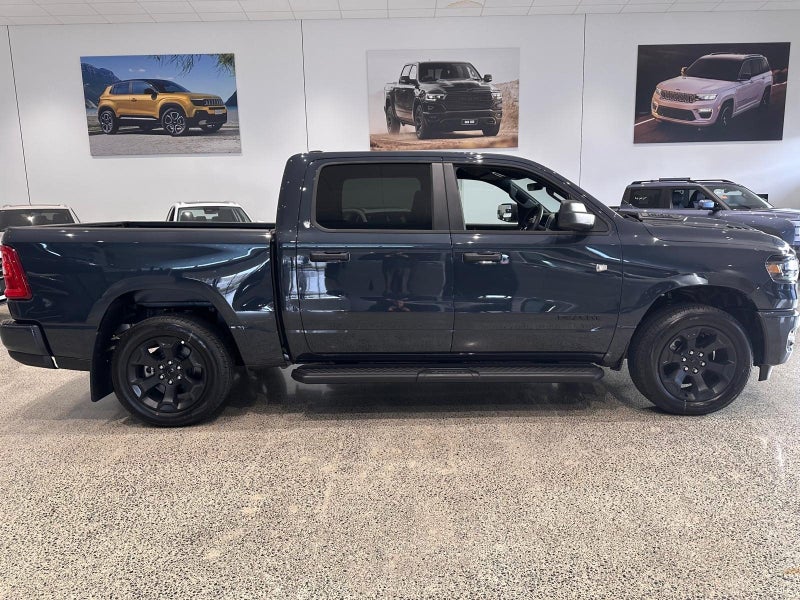 2026 Ram 1500 Express Bla image 2
