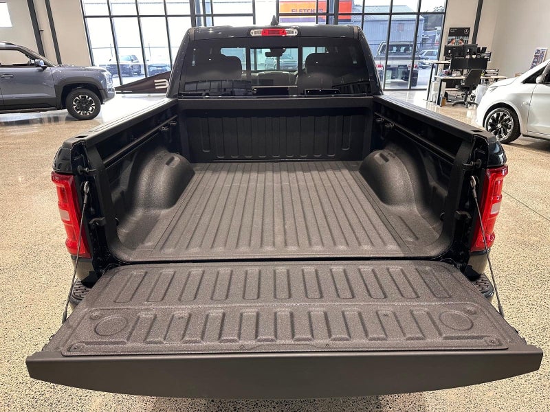 2026 Ram 1500 Express Bla image 4