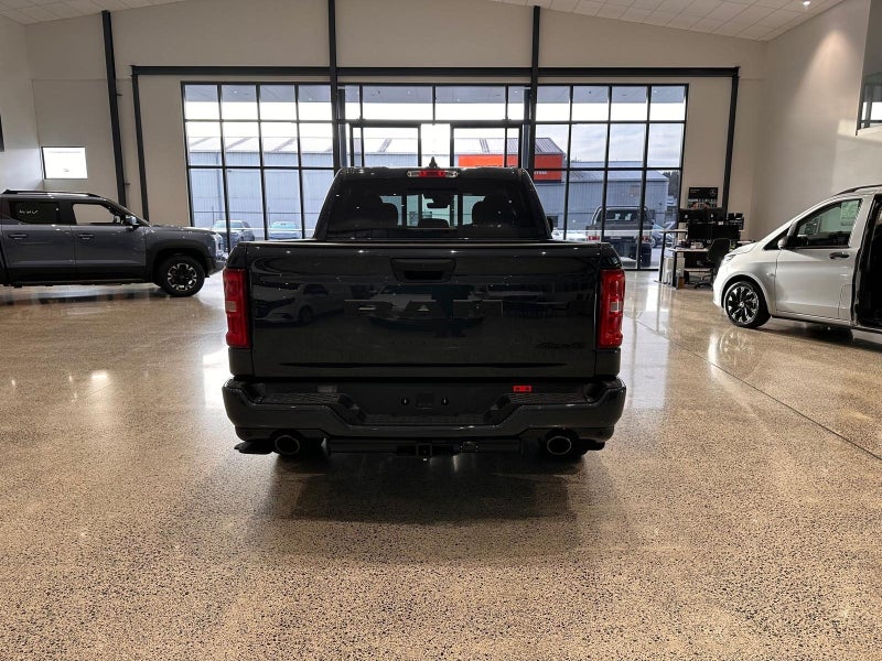2026 Ram 1500 Express Bla image 5