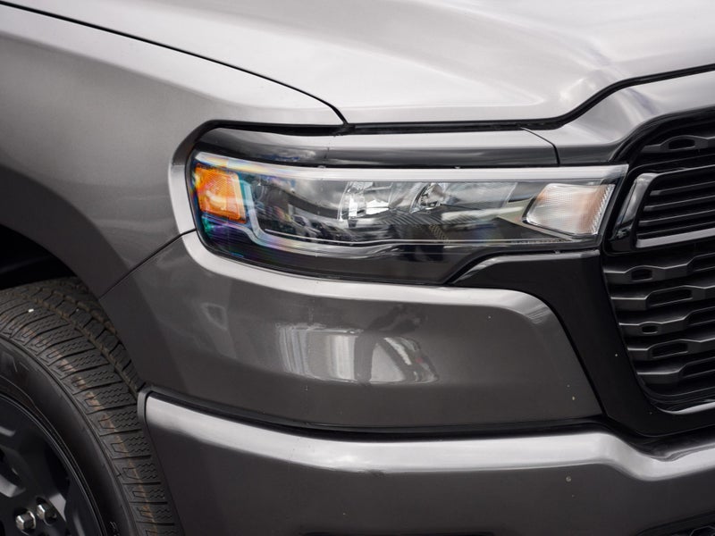 2026 Ram 1500 Express Black 4WD 3.0P image 3