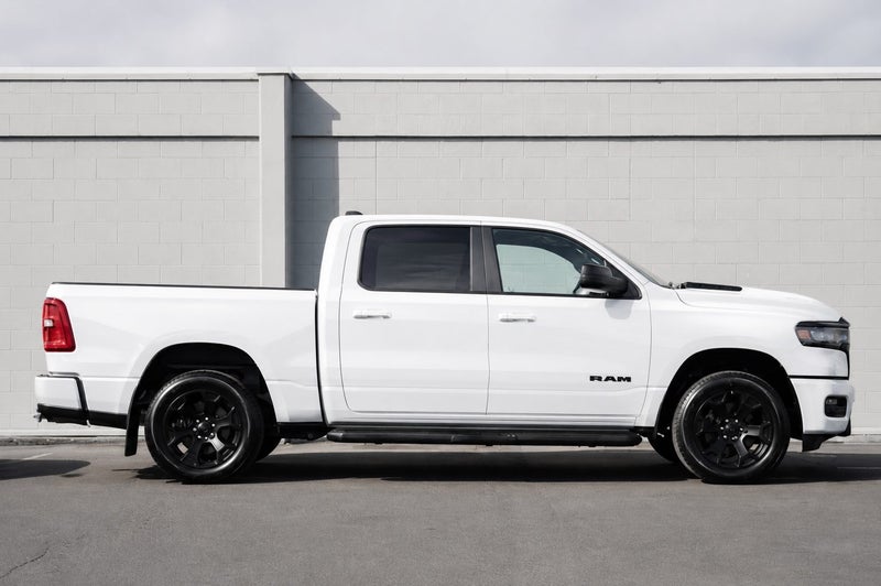 2026 Ram 1500 Express Black Edition 4WD 3.0P image 3