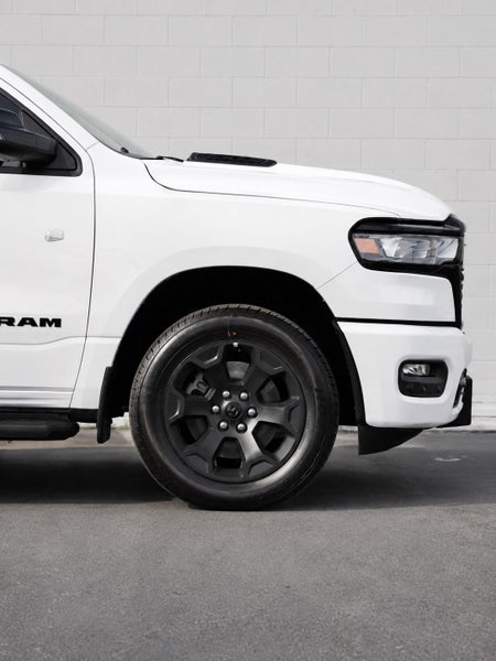 2026 Ram 1500 Express Black Edition 4WD 3.0P image 5