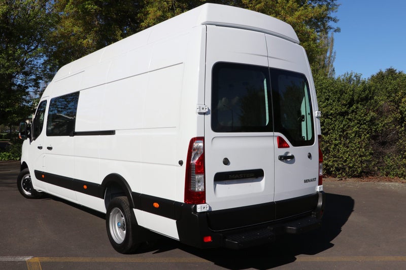 2026 Renault Master L4H3 XL Wheelbase image 3