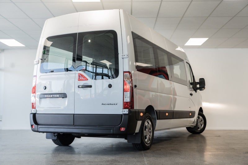 2026 Renault Master MINIBUS 2.3DT 12-SEATER image 3