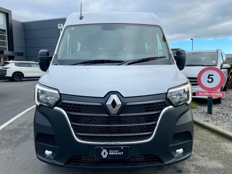 2026 Renault Master Minibus 2.3DT image 3