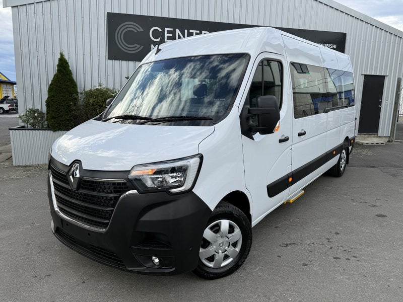 2026 Renault Master Minibus 2.3L Diesel, 12 Seat image 2