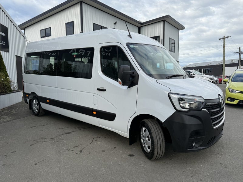 2026 Renault Master Minibus 2.3L Diesel, 12 Seat image 3