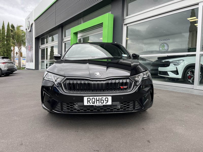 2026 Skoda Octavia RS Plus Wagon 195kW 2.0PT image 2