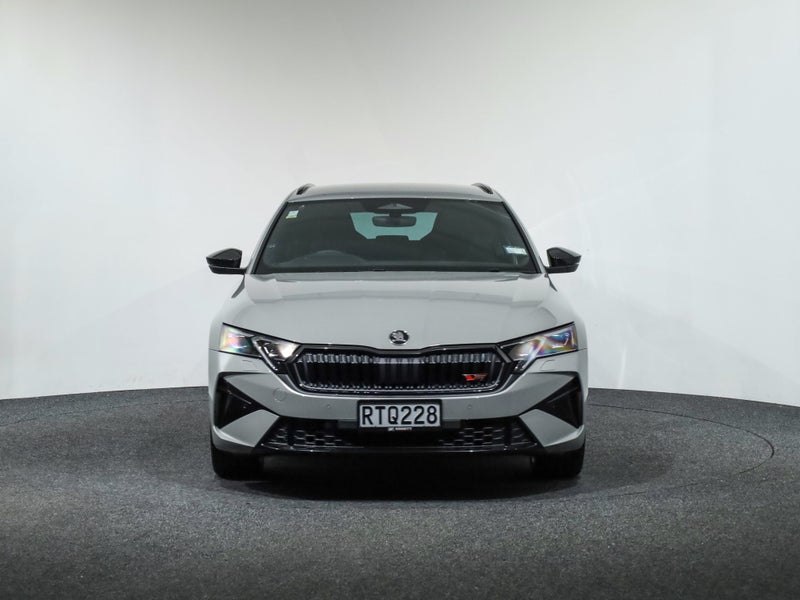 2026 Skoda Octavia RS Wagon 195kW image 2
