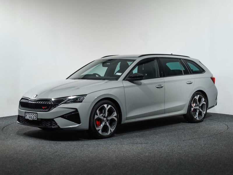 2026 Skoda Octavia RS Wagon 195kW image 3