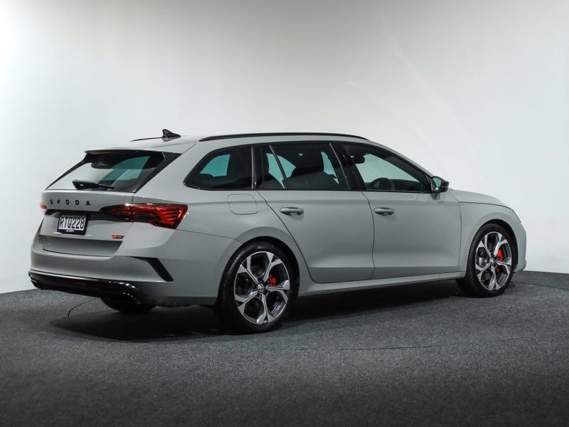 2026 Skoda Octavia RS Wagon 195kW image 5