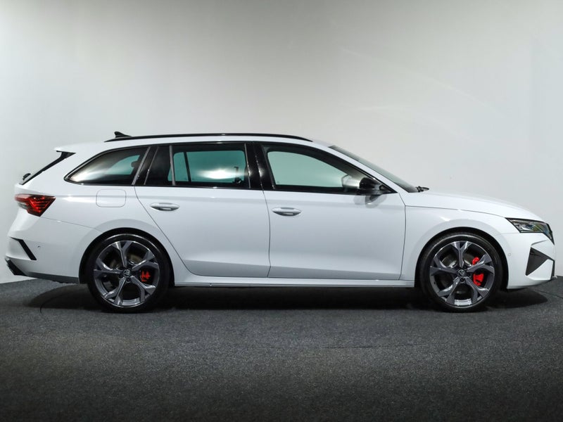 2026 Skoda Octavia RS + Wagon 195kW image 5