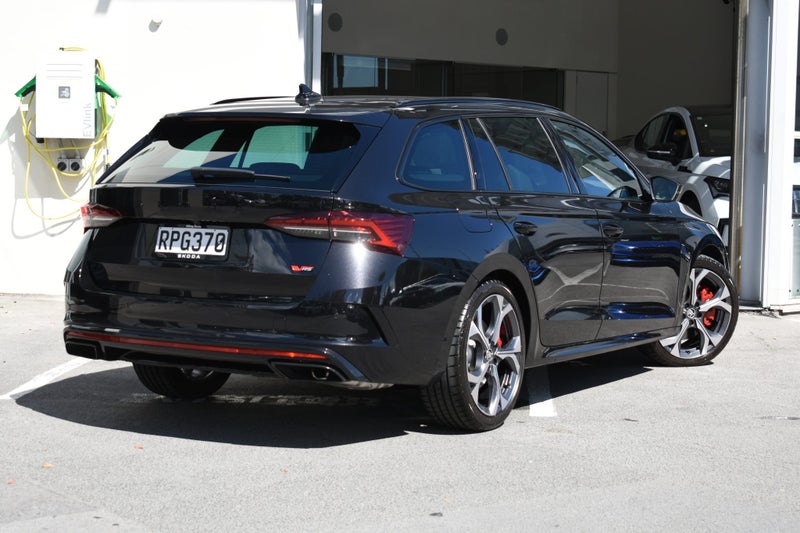 2026 Skoda Octavia Wagon RS+ 195Kw 2.0Pt image 4