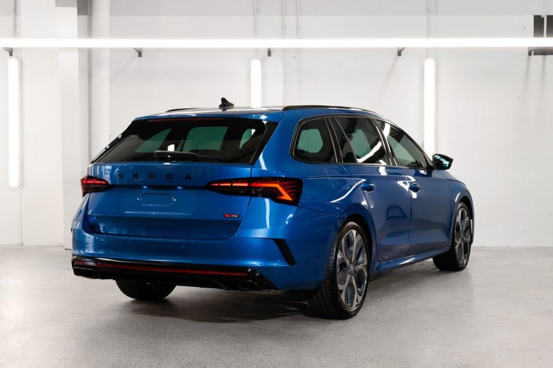 2026 Skoda Octavia Wagon RS image 2