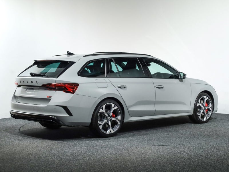 2026 Skoda Octavia Wagon RS Plus Tsi 180kW image 5