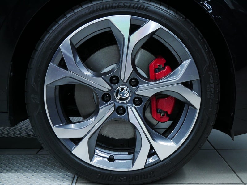 2026 Skoda Octavia Wagon RS TSI 195kW image 4