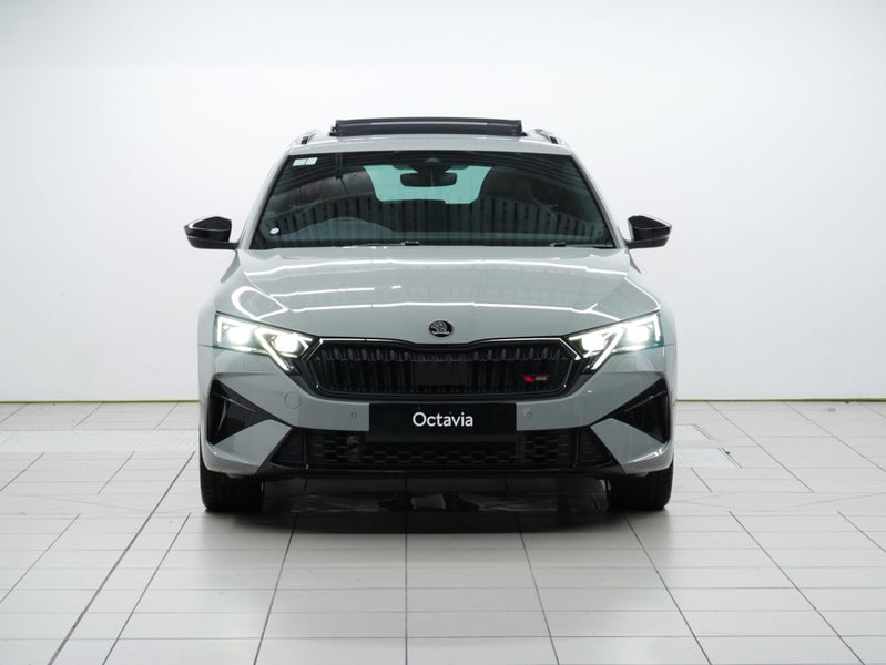 2026 Skoda Octavia Wagon RS TSI 195kW image 2