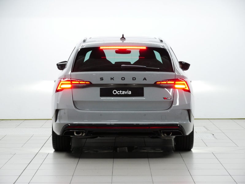 2026 Skoda Octavia Wagon RS TSI 195kW image 5